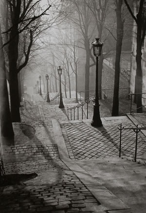 les-escaliers-de-montmartre-paris-1930-brassai